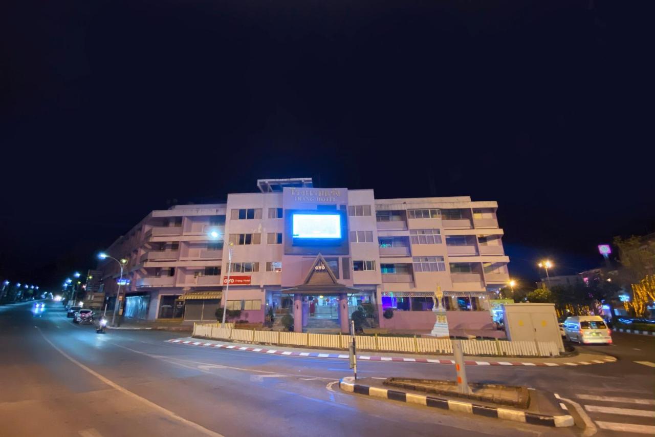 Oyo 565 Trang Hotel Exterior photo